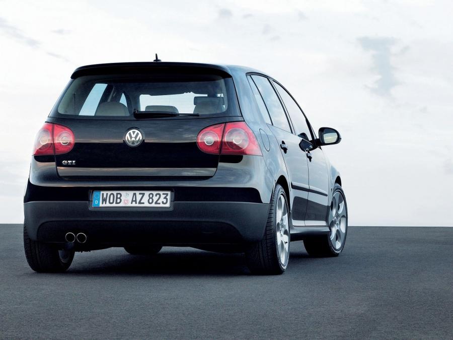  Volkswagen Golf GTi 2005 года  (фото 102 из 135)